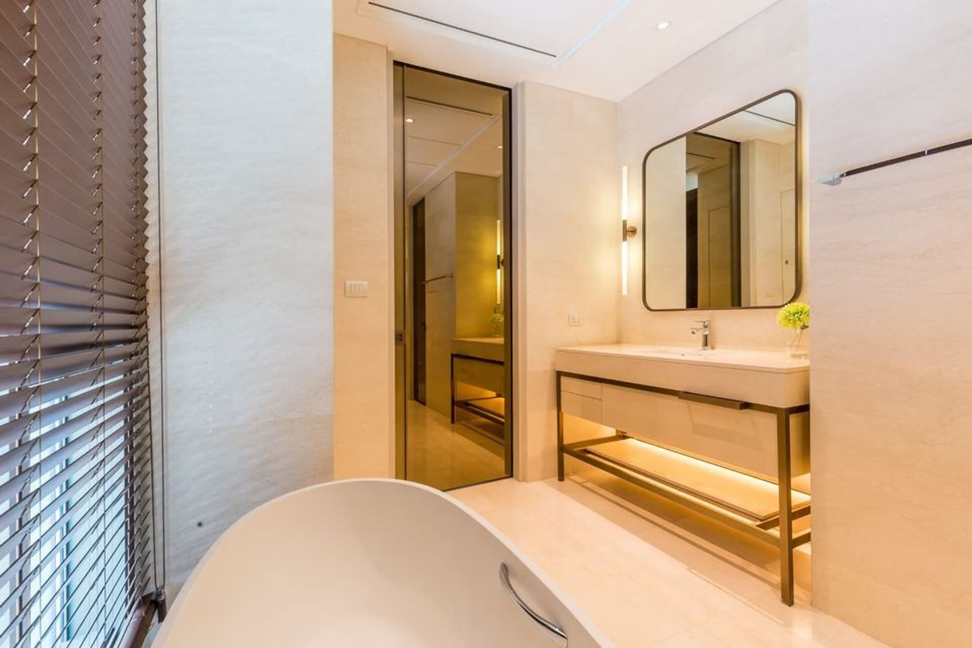 Condo for Rent, Sale at Baan Sindhorn - Image 19