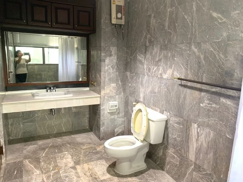 3 Bed Condo for Rent in Watthana