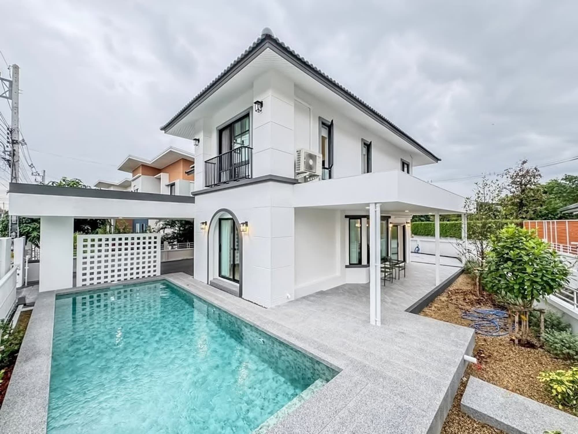 4 Bed House for Sale in Hang Dong - Image 1