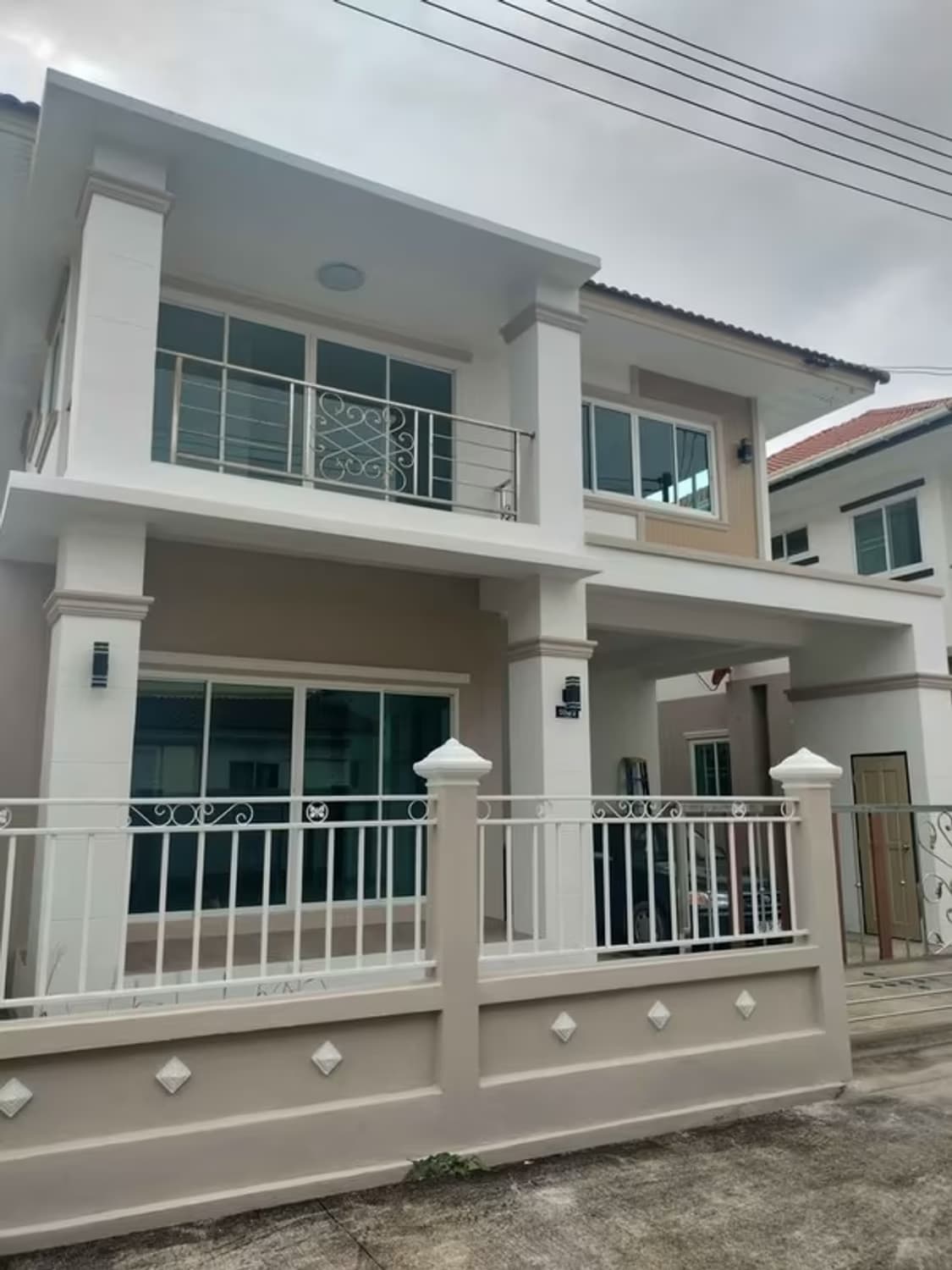 3 Bedroom House - Image 3