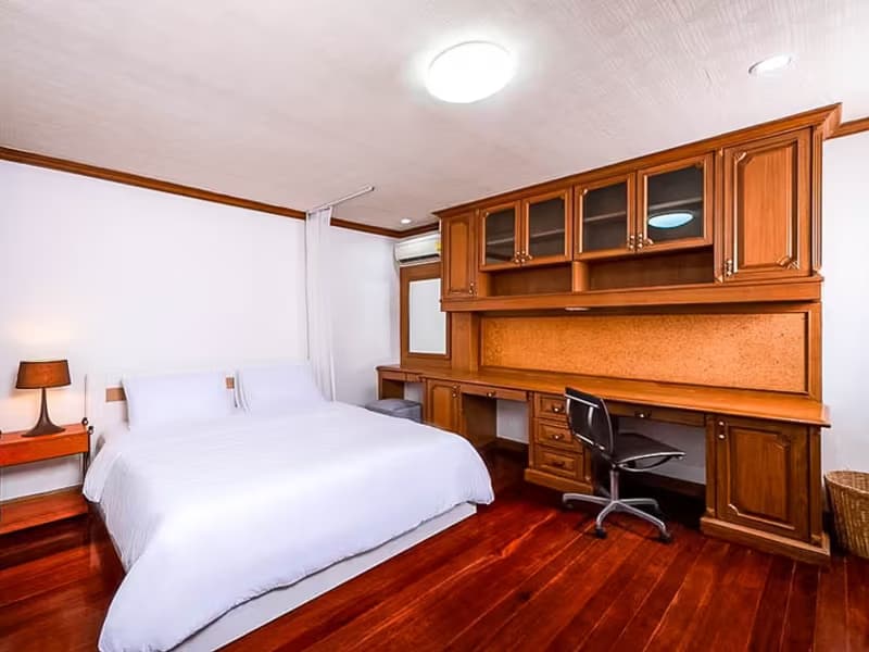 4 Bedroom House for Rent in Bang Na