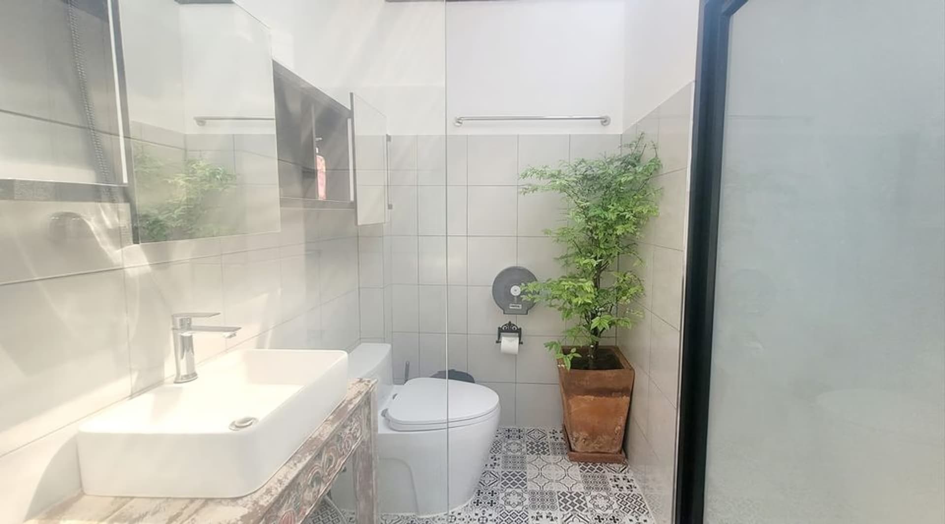 6 Bed House for Rent and Sale in Mueang Chiang Mai - Image 33
