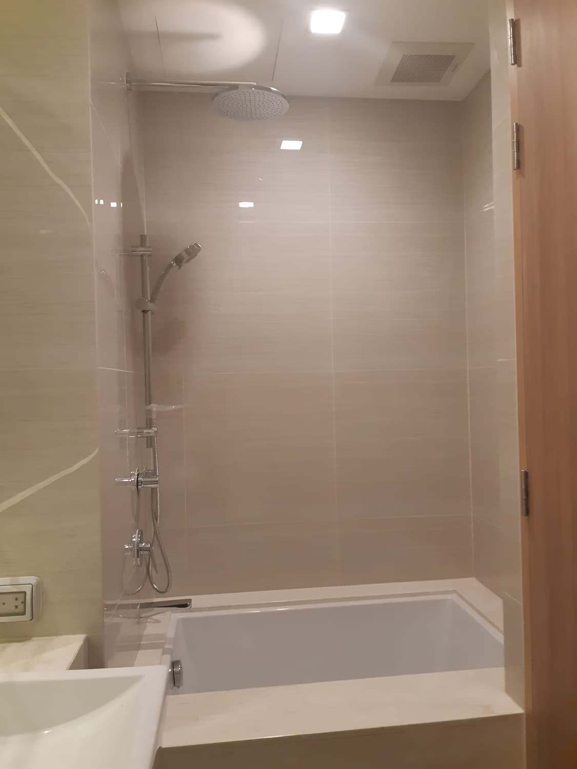 Condo for Rent at Noble BE 33   - Image 5