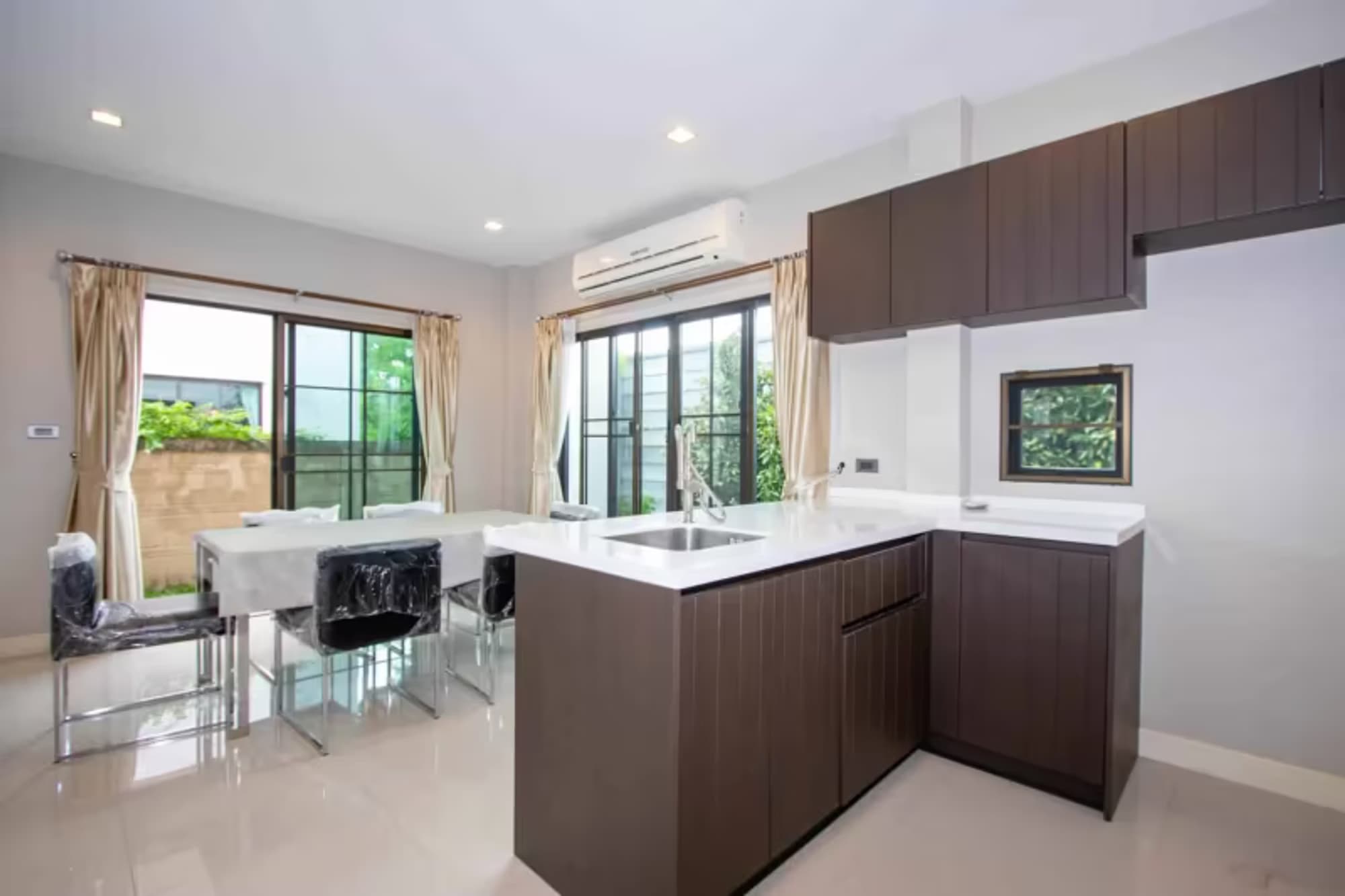 3 Bedroom House - Image 15
