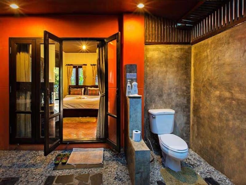 20 Bed House for Rent and Sale in Saraphi