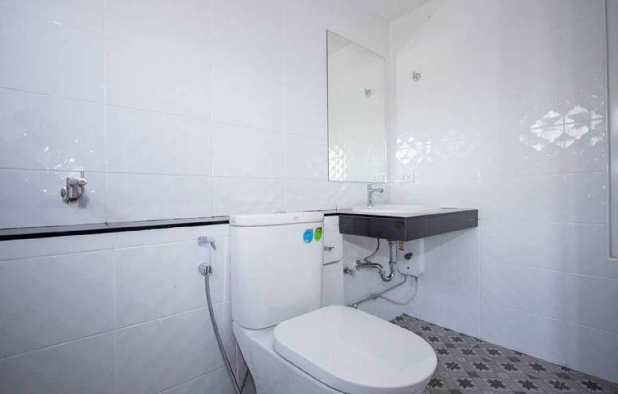 Condo for Sale, Rent at Hillside 4 - Image 5