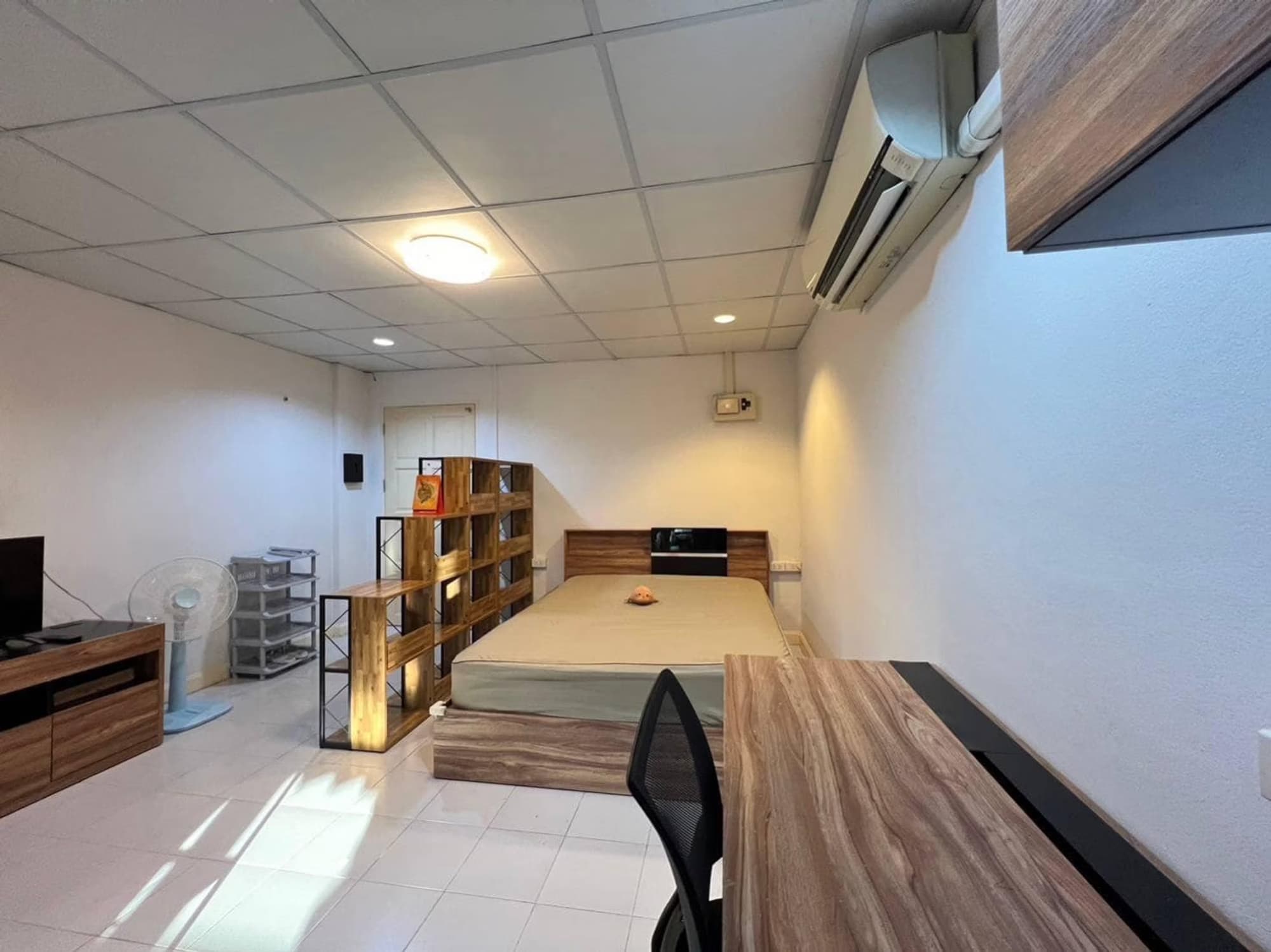 Condo for Rent at Fifty Resident Condominium   - Image 2