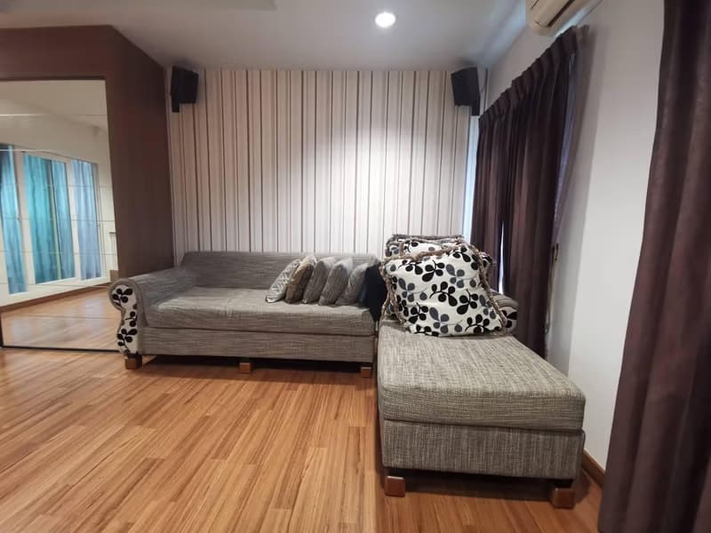 3 Bed Townhouse for Sale in Yan Nawa