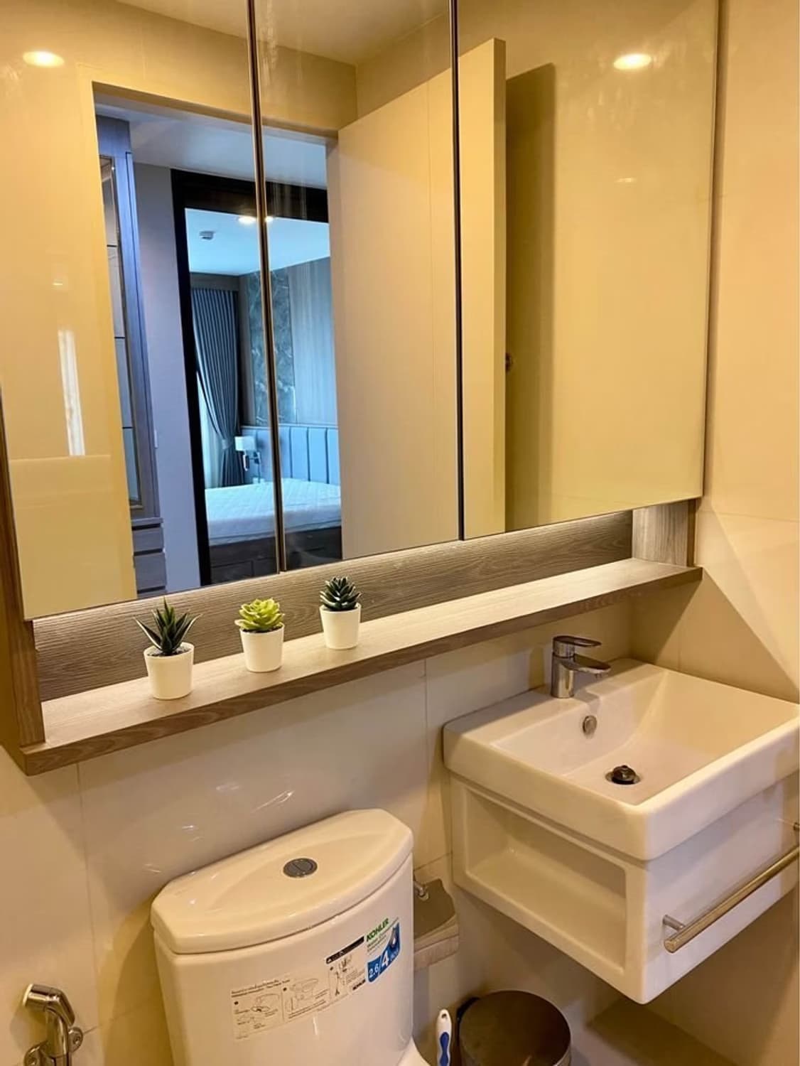 Condo for Rent at Life Asoke - Image 12