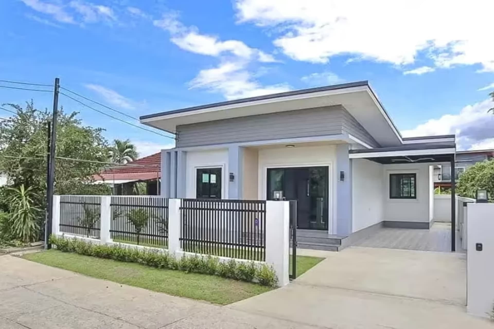 2 Bedroom House - Image 3