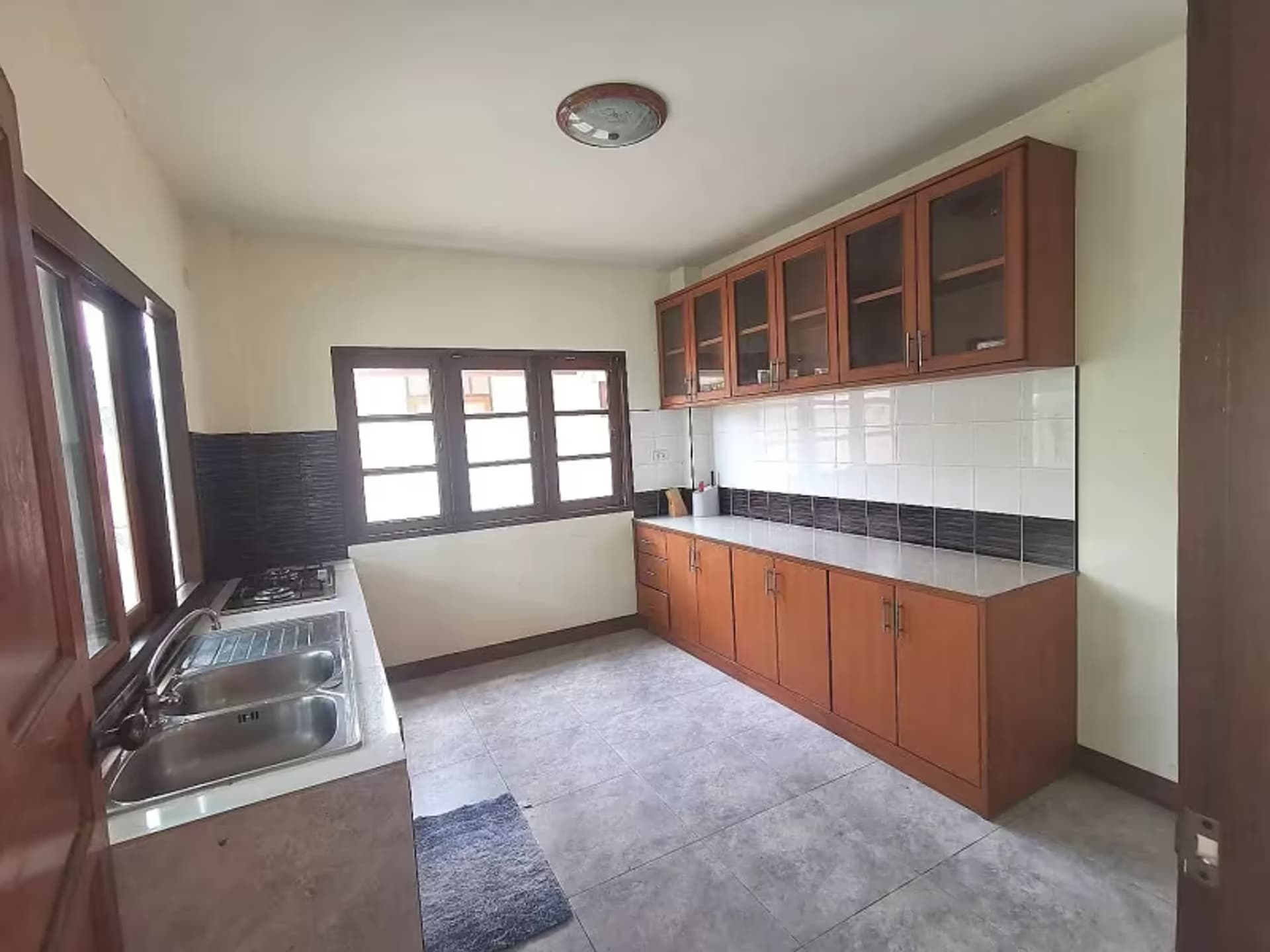 3 Bedroom House - Image 4