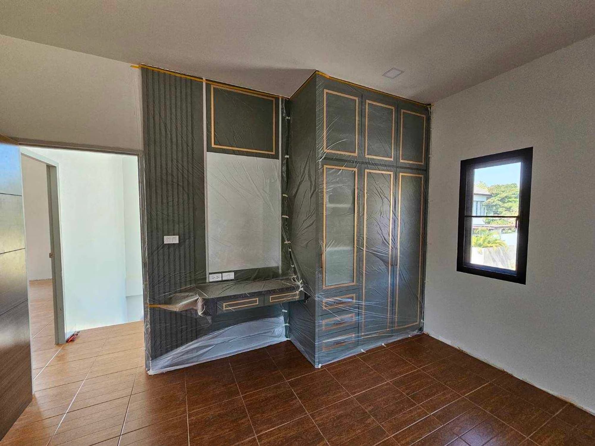  - Image 7