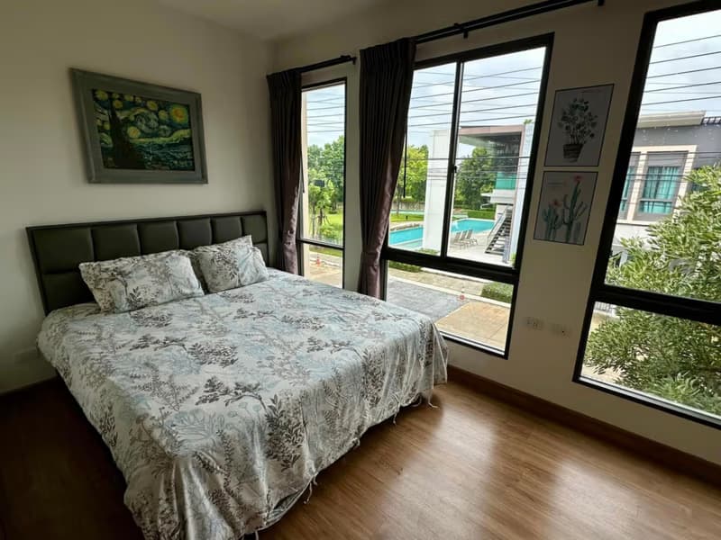 3 Bed Townhouse for Rent and Sale in Bang Phli