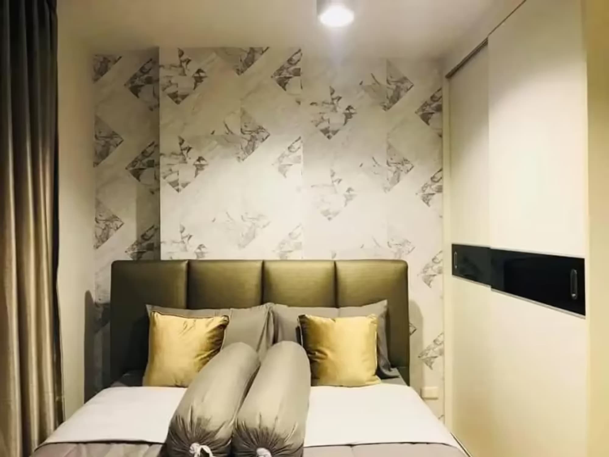 1 Bedroom Condo - Image 8