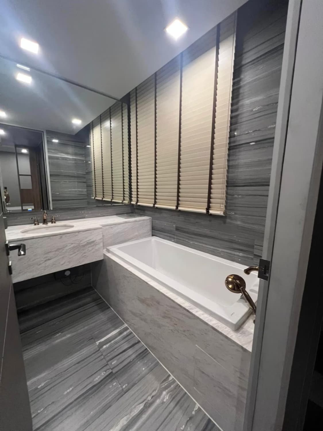 2 Bed Condo for Rent and Sale in Watthana - Image 5