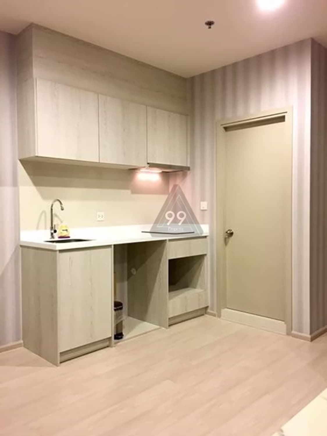 2 Bed Condo for Rent in Phra Khanong - Image 6