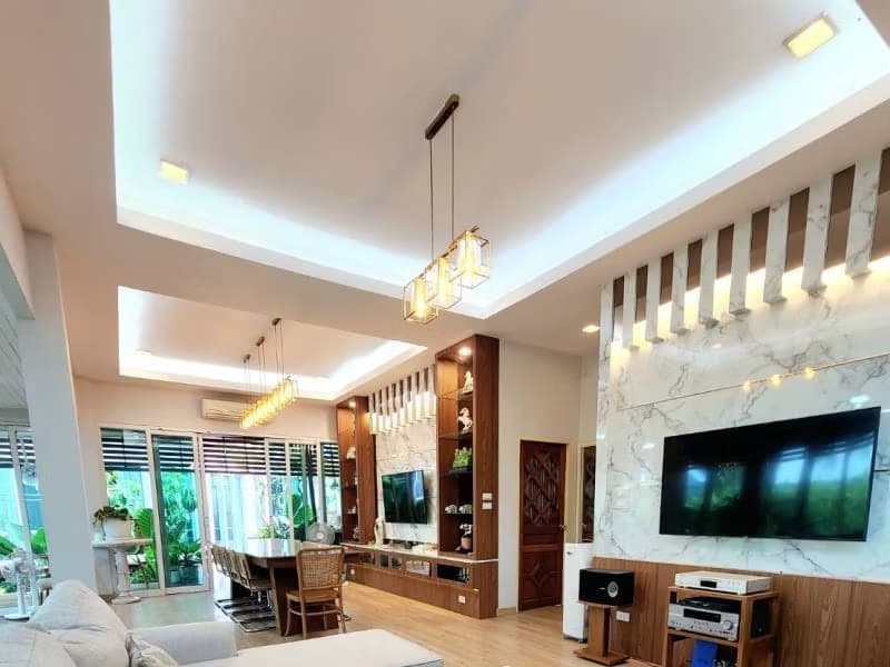 5 Bed House for Rent in Hang Dong District