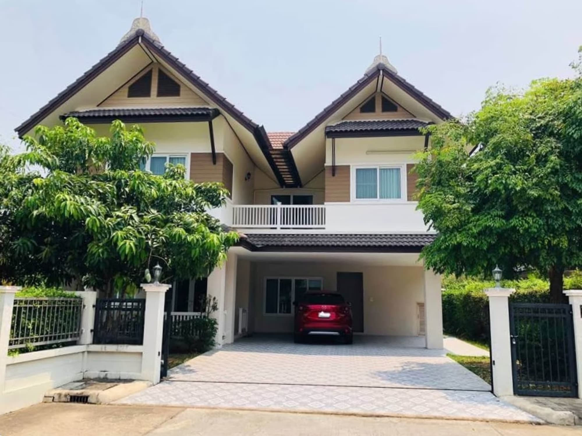 5 Bed House for Rent and Sale in Hang Dong - Image 1