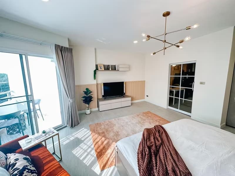1 Bedroom Condo