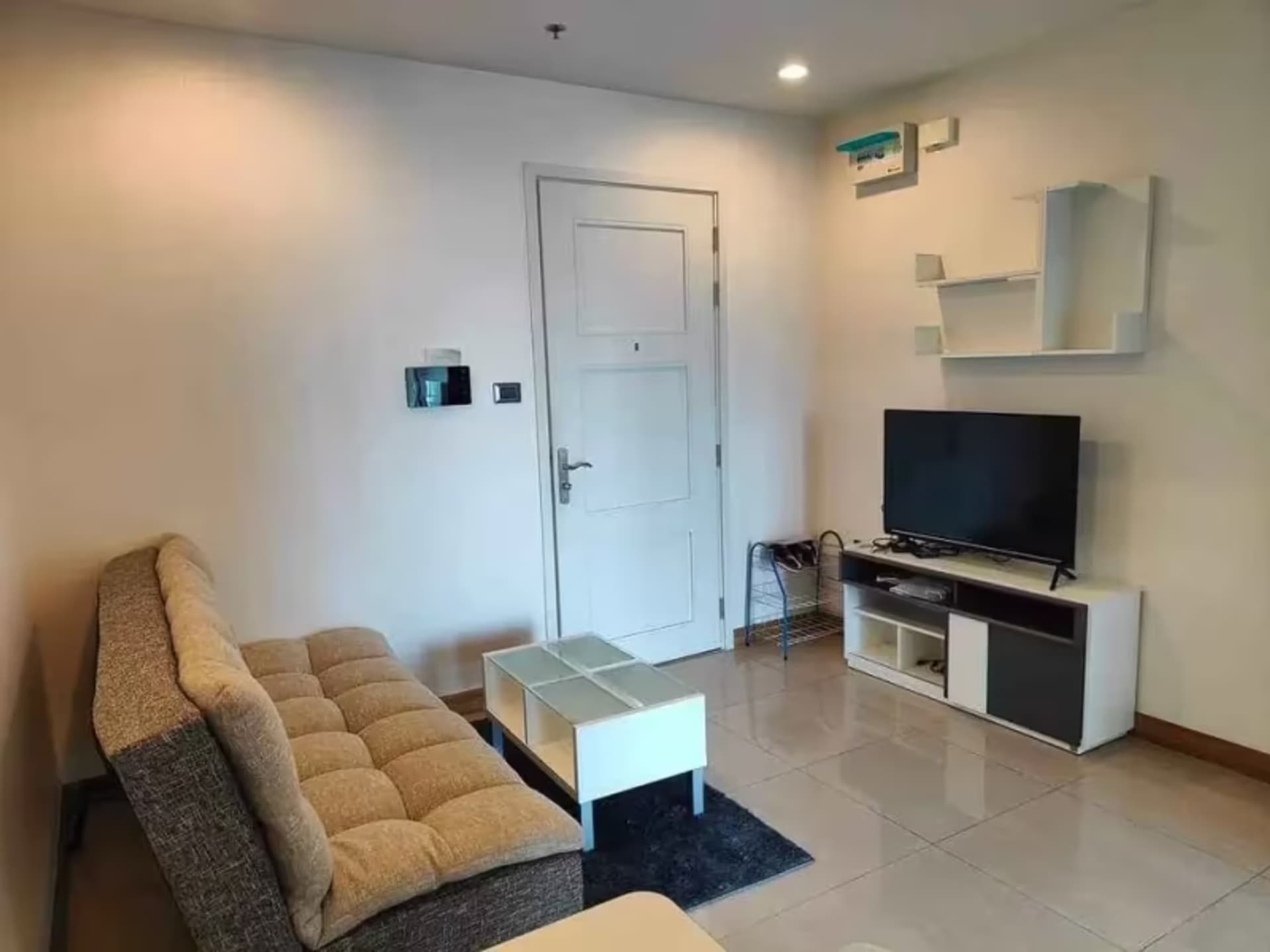 1 Bedroom Condo - Image 1