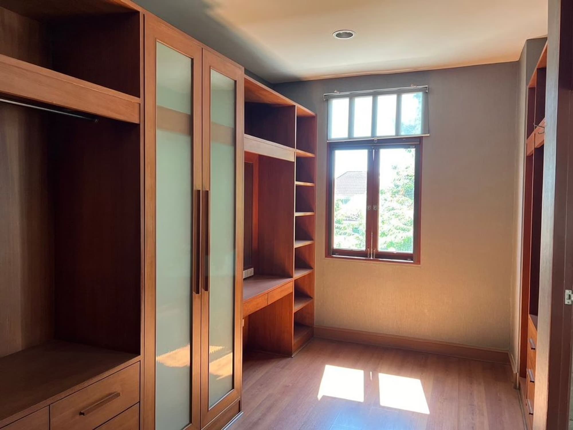 4 Bed House for Rent in Watthana - Image 5