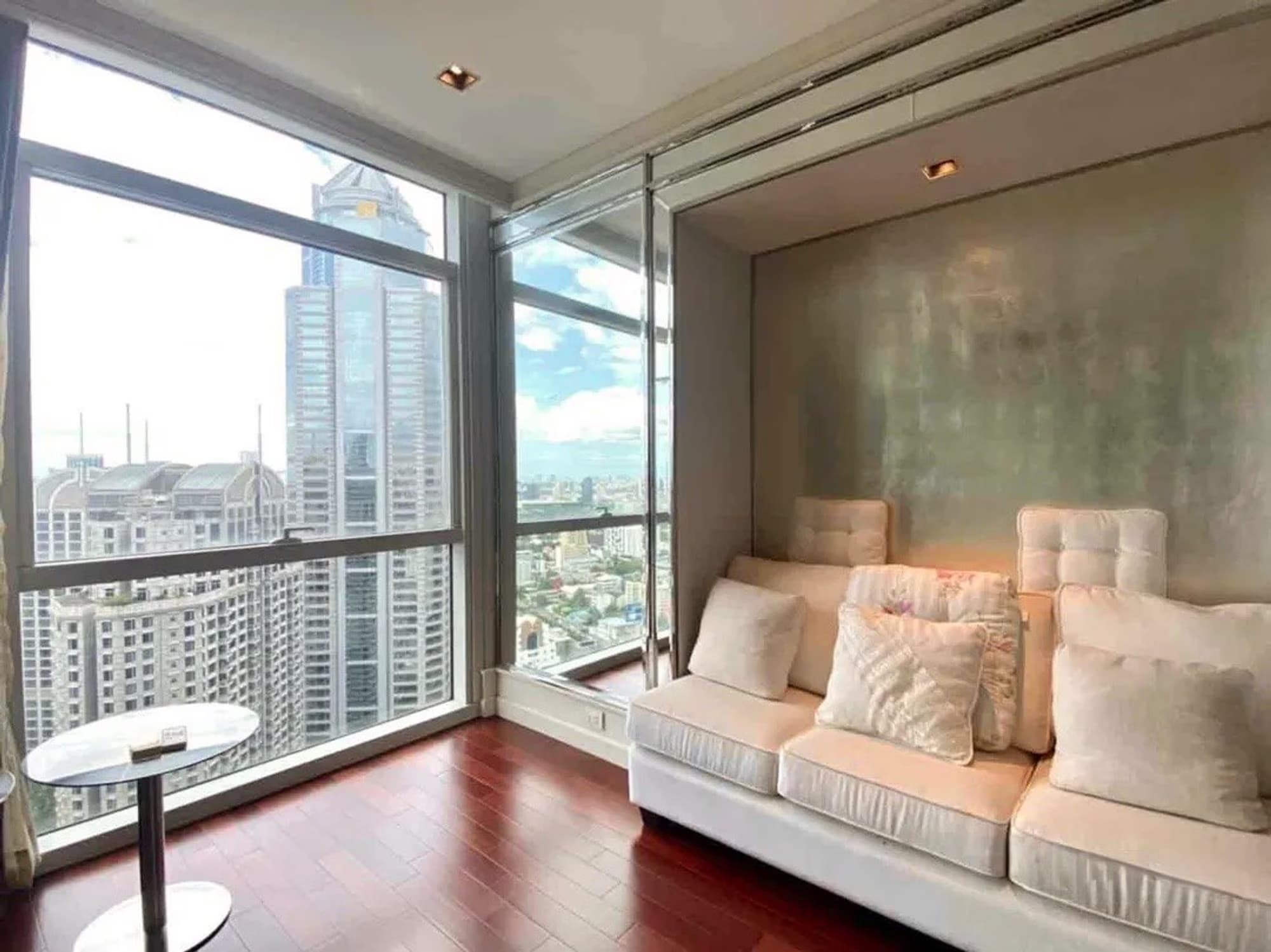 3 Bed Condo for Rent in Pathum Wan - Image 3