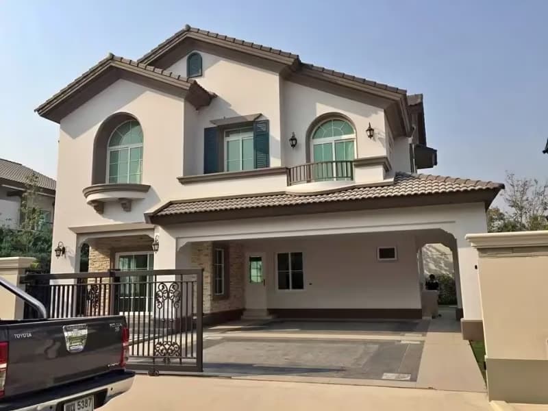 4 Bedroom House