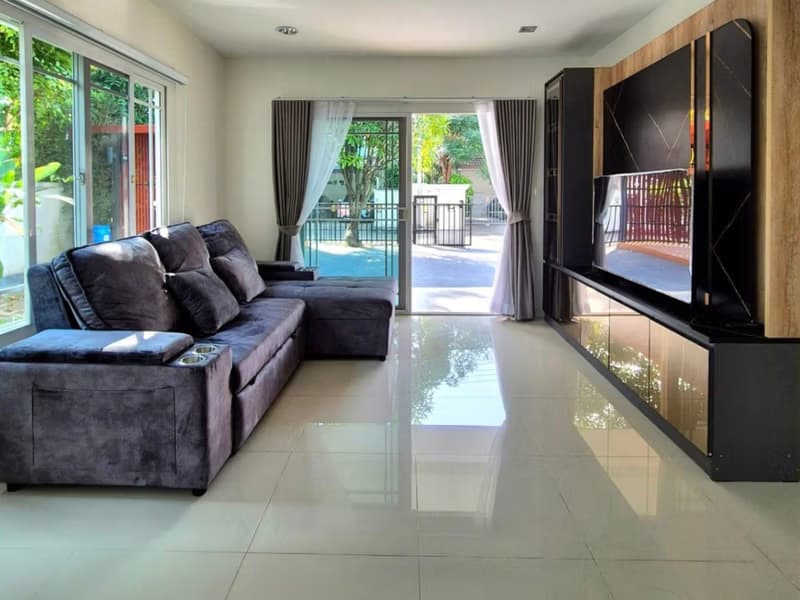 4 Bed House for Rent in Mueang Chiang Mai