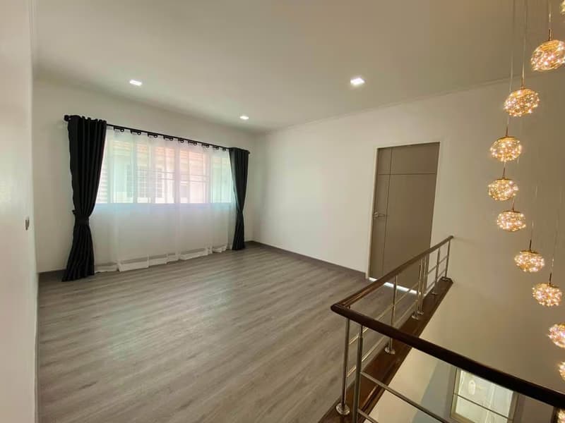 5 Bed House for Rent in Mueang Chiang Mai