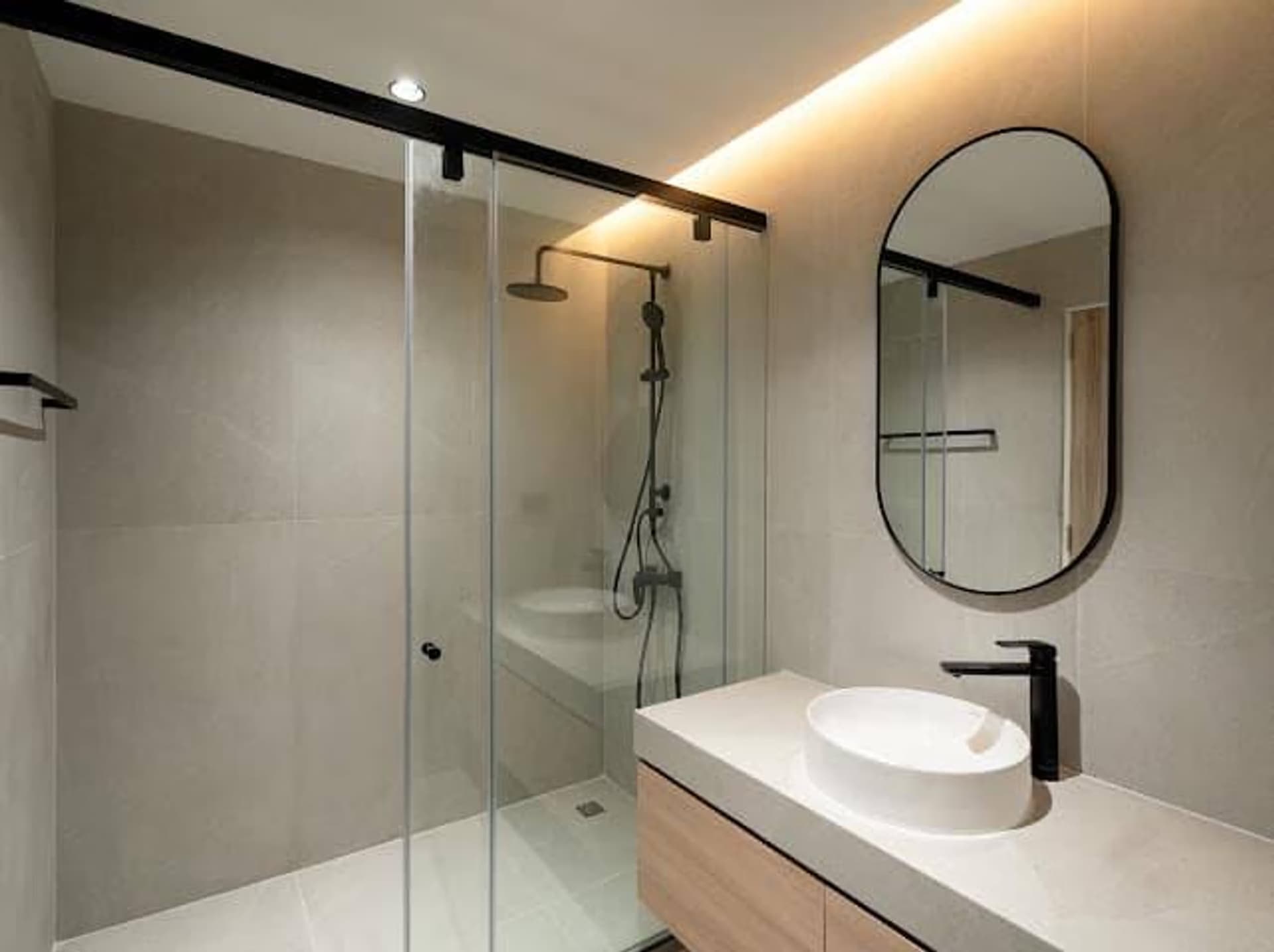 1 Bed Condo for Rent in Bang Rak - Image 4