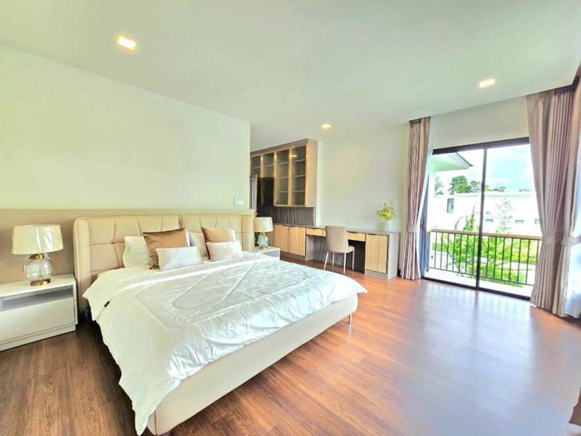 5 Bed House for Sale in Hang Dong District - Image 12