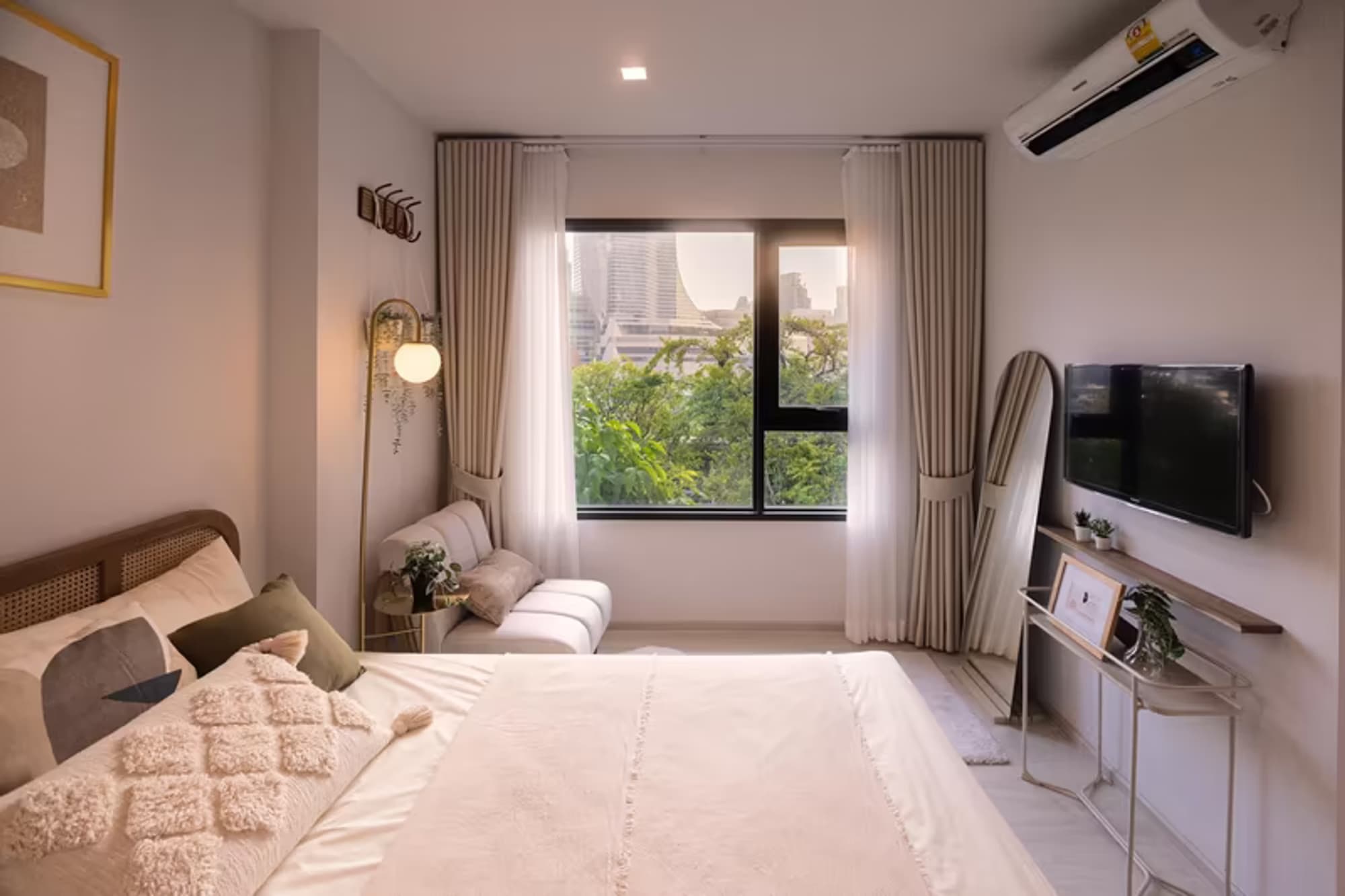 1 Bedroom Condo For Sale At Life One Wireless - Image 11