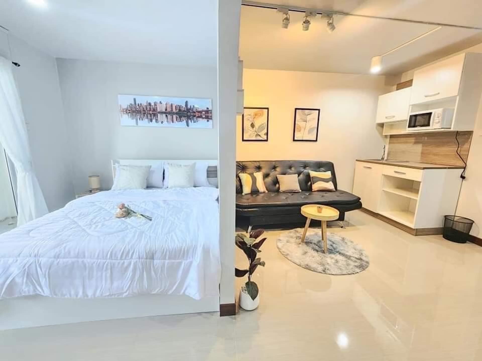 Condo for Sale, Sale w/Tenant at Lanna Condo - Image 5