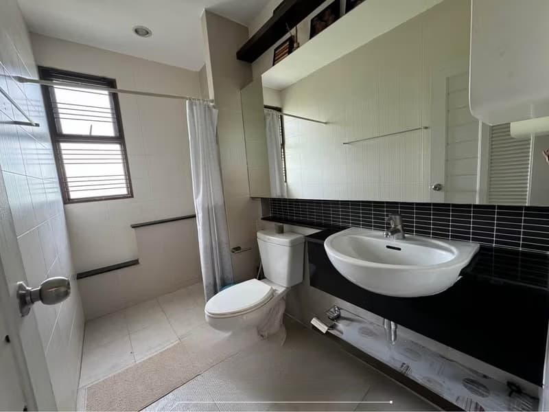 3 Bed Townhouse for Rent in เขตพระโขนง