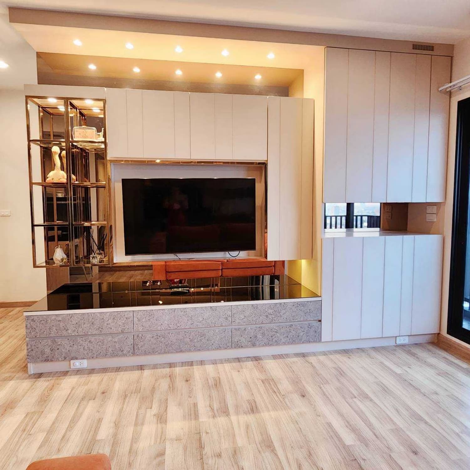 1 Bed Condo for Sale in Mueang Samut Prakan - Image 8