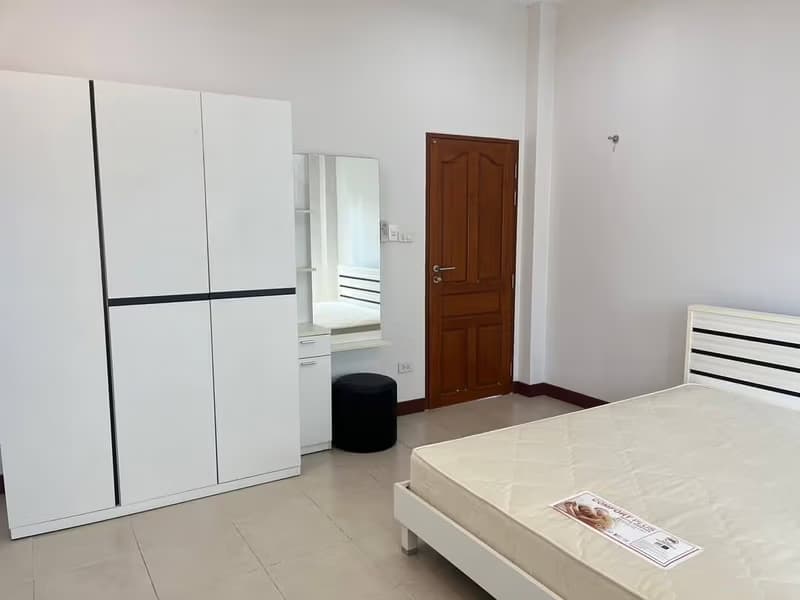 3 Bed House for Rent in Saraphi District