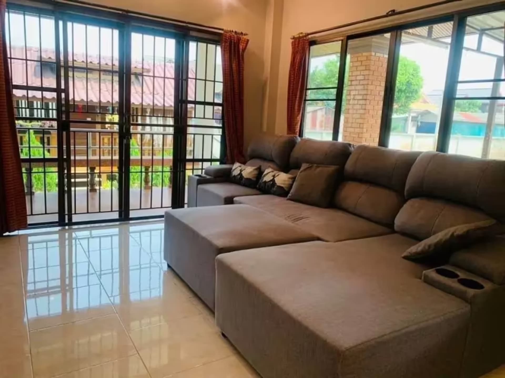 2 Bedroom House - Image 10