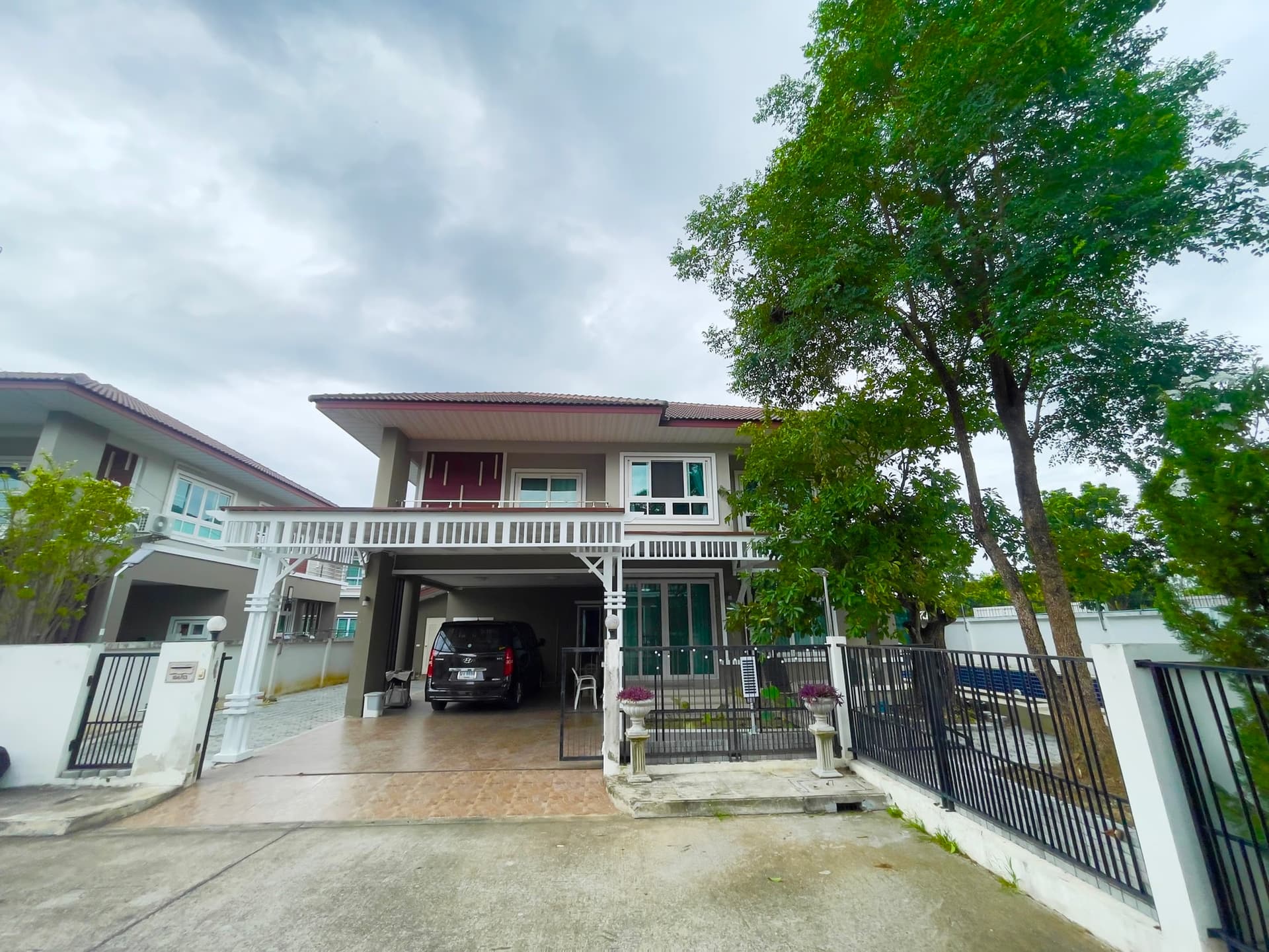 4 Bed House for Rent in San Kamphaeng - Image 1