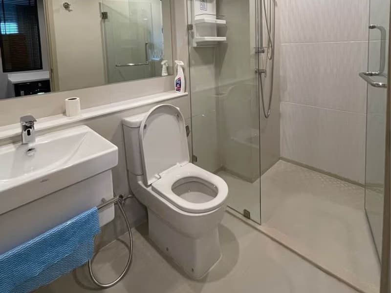 1 Bed Condo for Rent and Sale  Near Phloen Chit BTS
