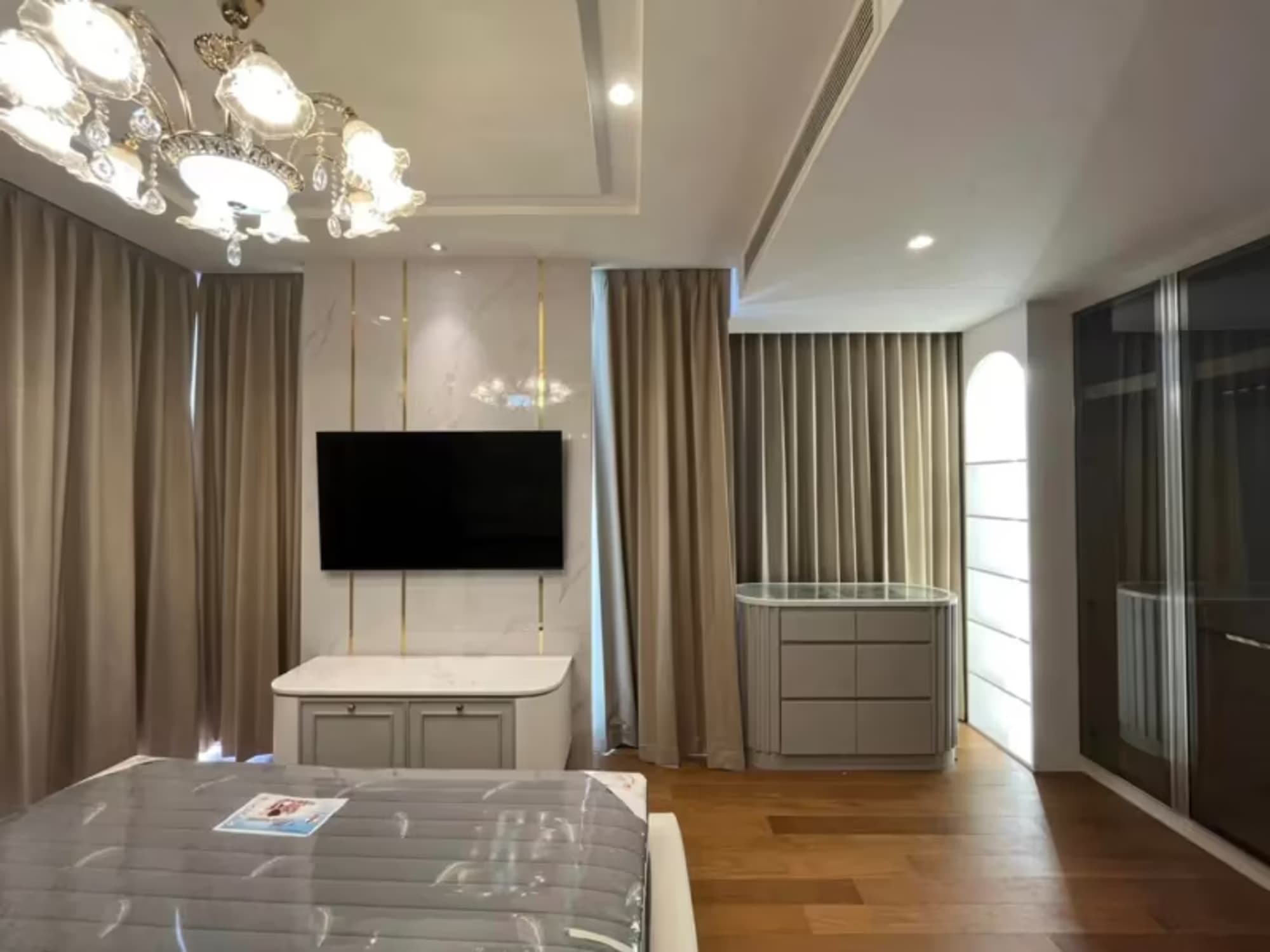 5 Bedroom House - Image 14