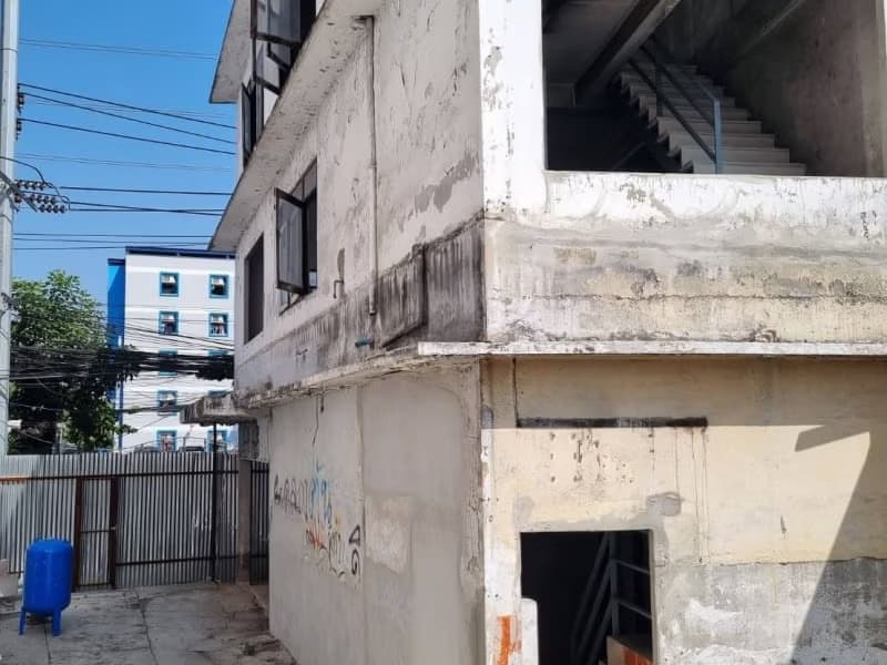Commercial for Rent in Sukhumvit 71 - Pridipanomyong 45