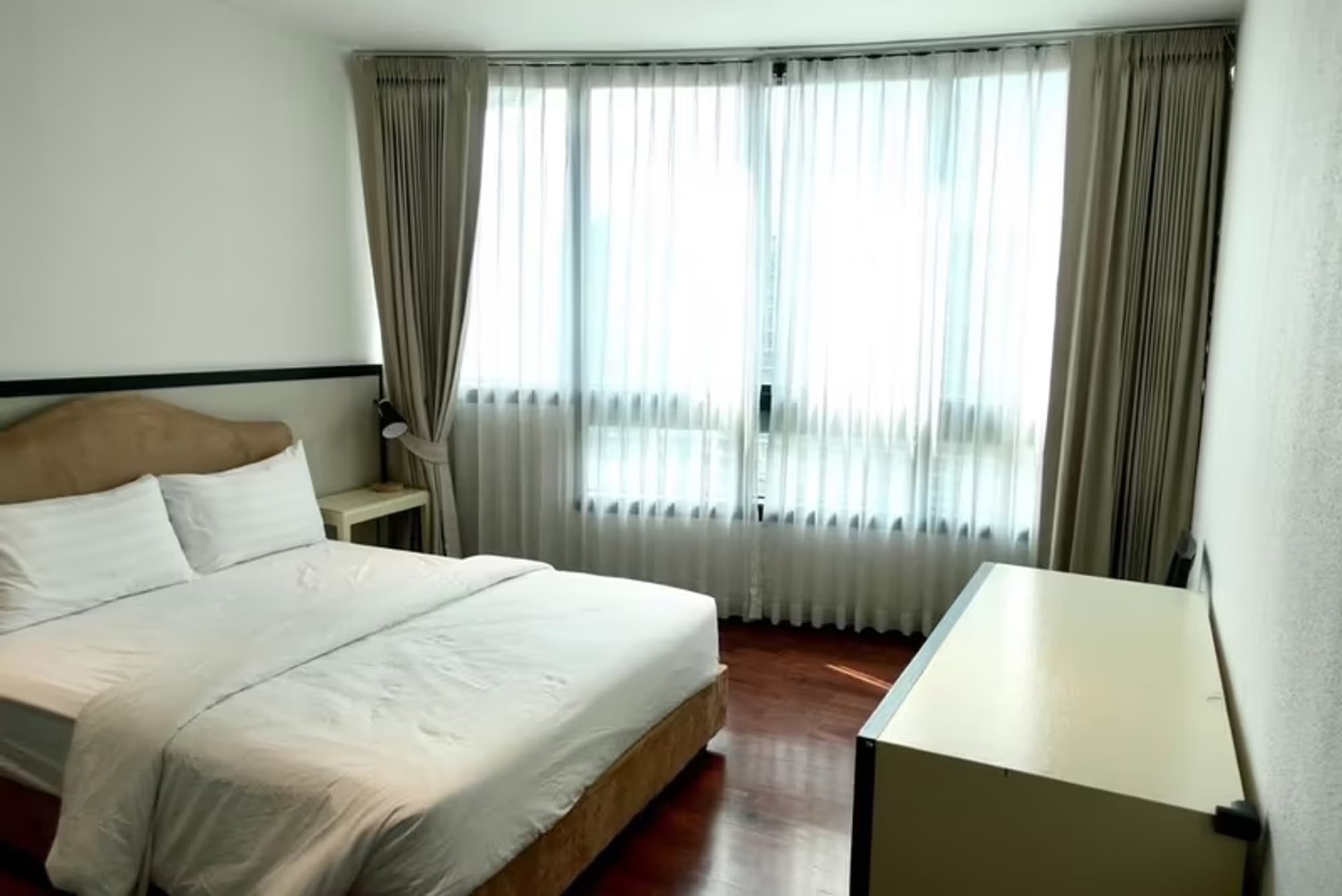 Condo for Rent at President Place   - Image 6