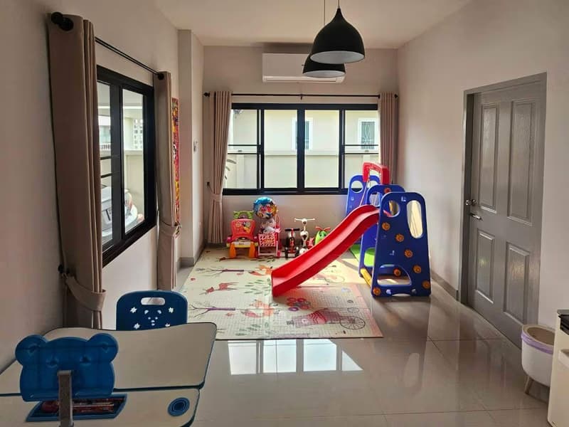 3 Bed House for Rent in Mae Rim District
