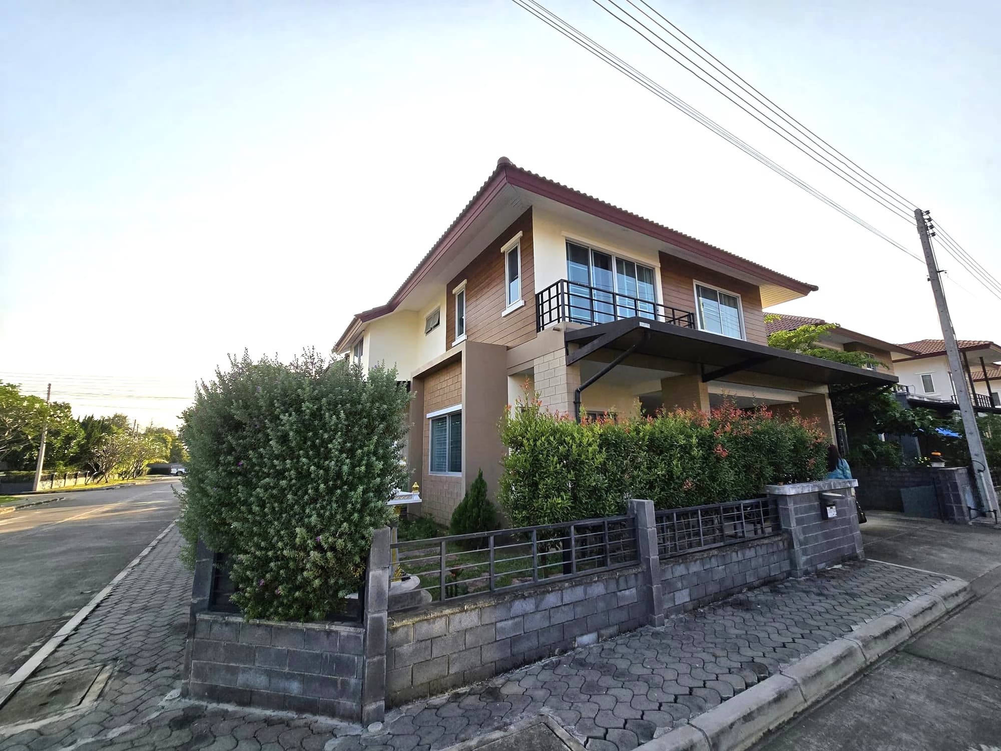 3 ห้องนอน House สำหรับ ขายและจำหน่าย ใน สันกำแพง - Image 1
