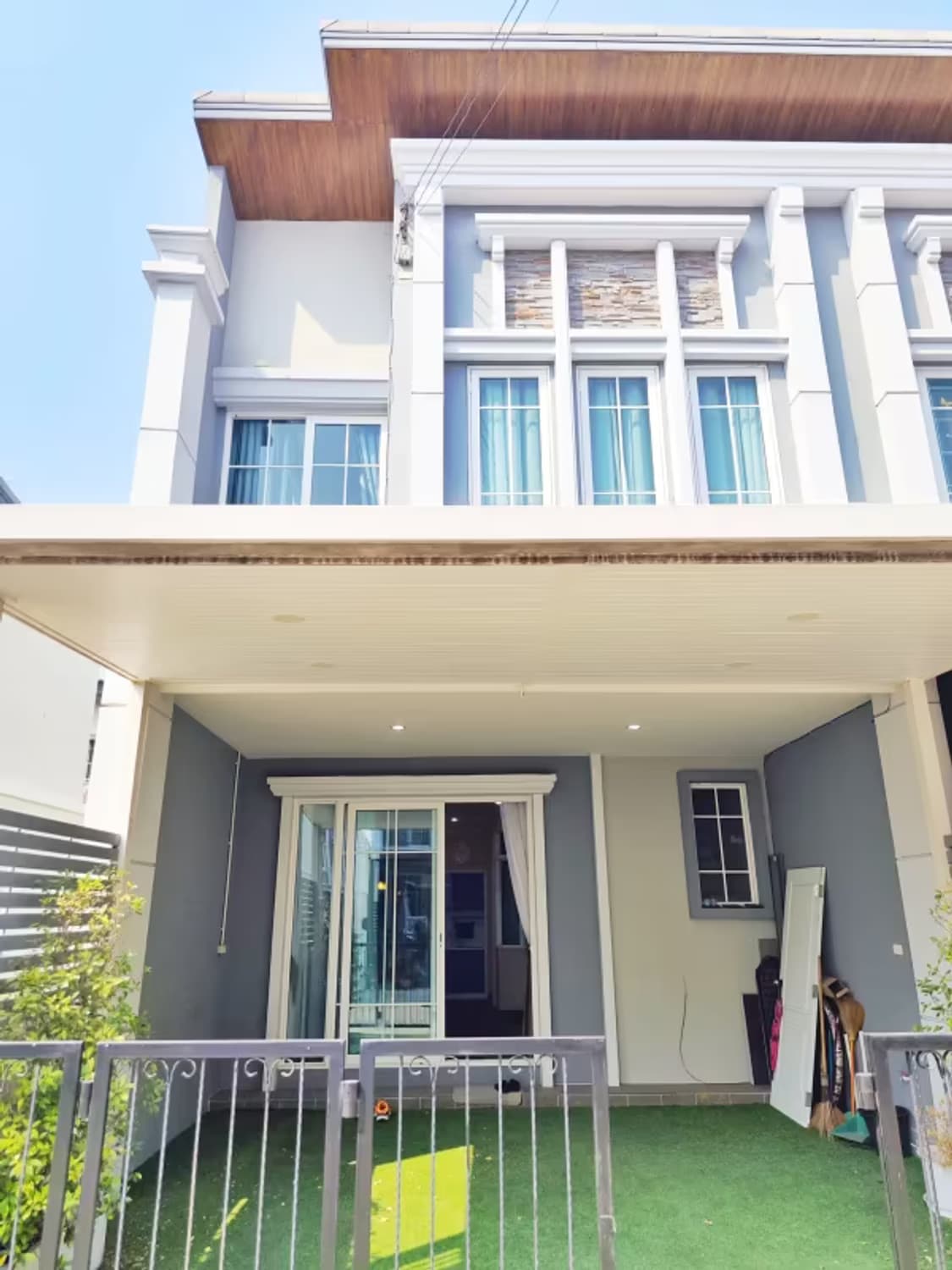 4 Bedroom House - Image 1
