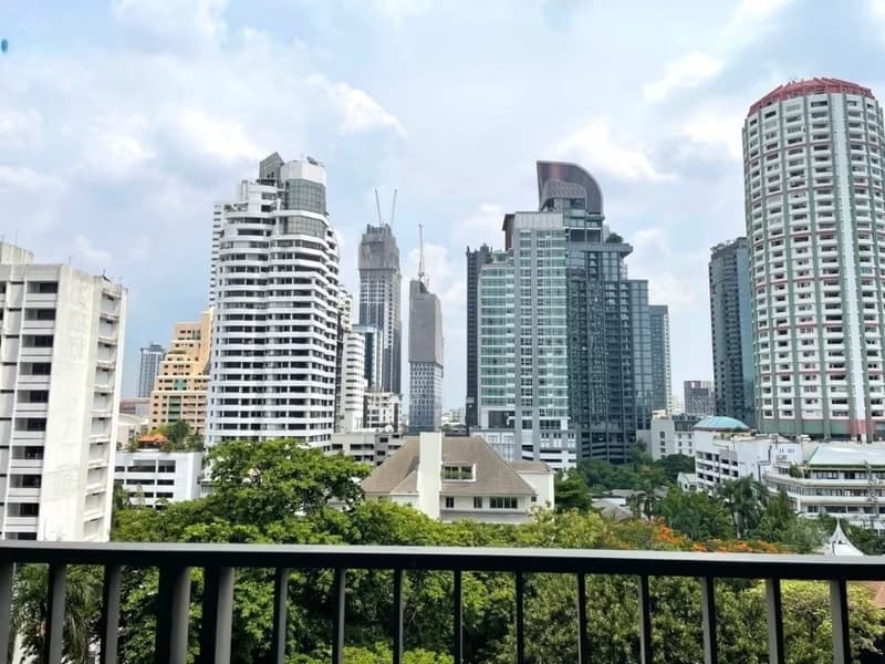 1 Bed Condo for Sale in Watthana