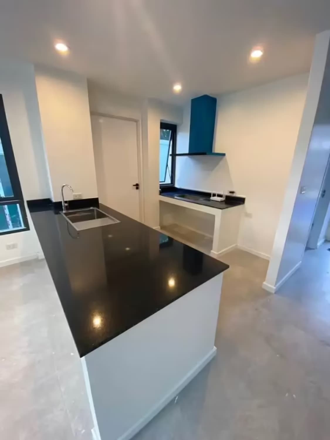 4 Bedroom House - Image 11