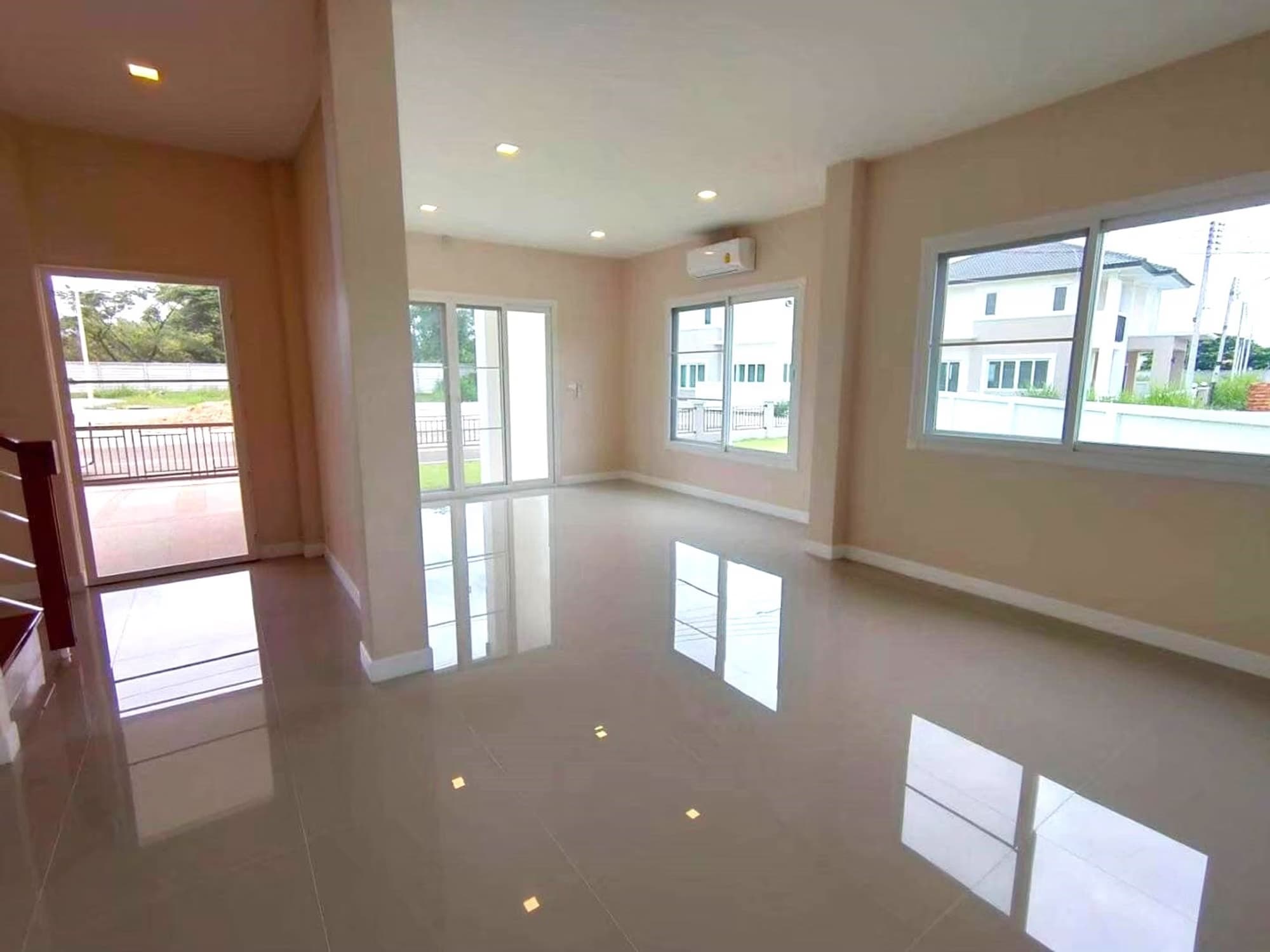 3 Bed House for Rent in San Sai District - Image 2