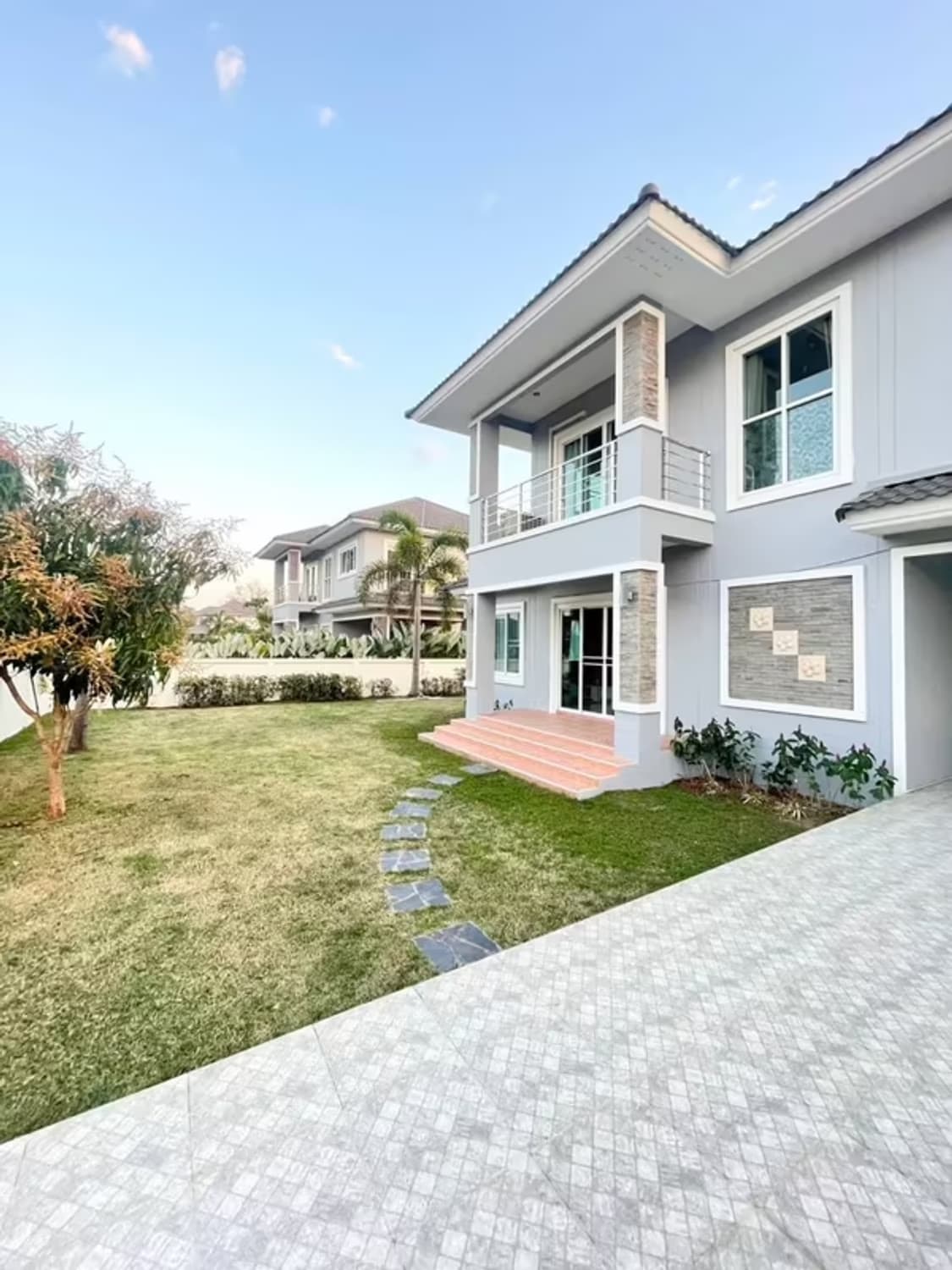 Thanaporn Park Home 5 - Image 5