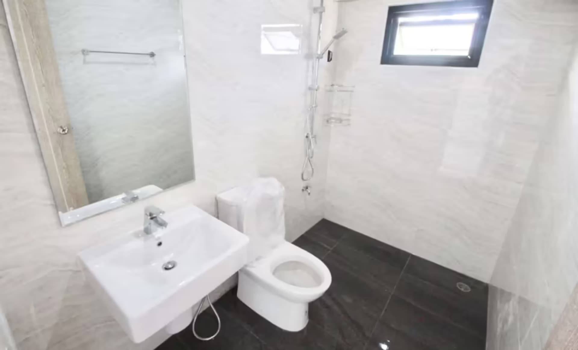 3 Bedroom House - Image 10